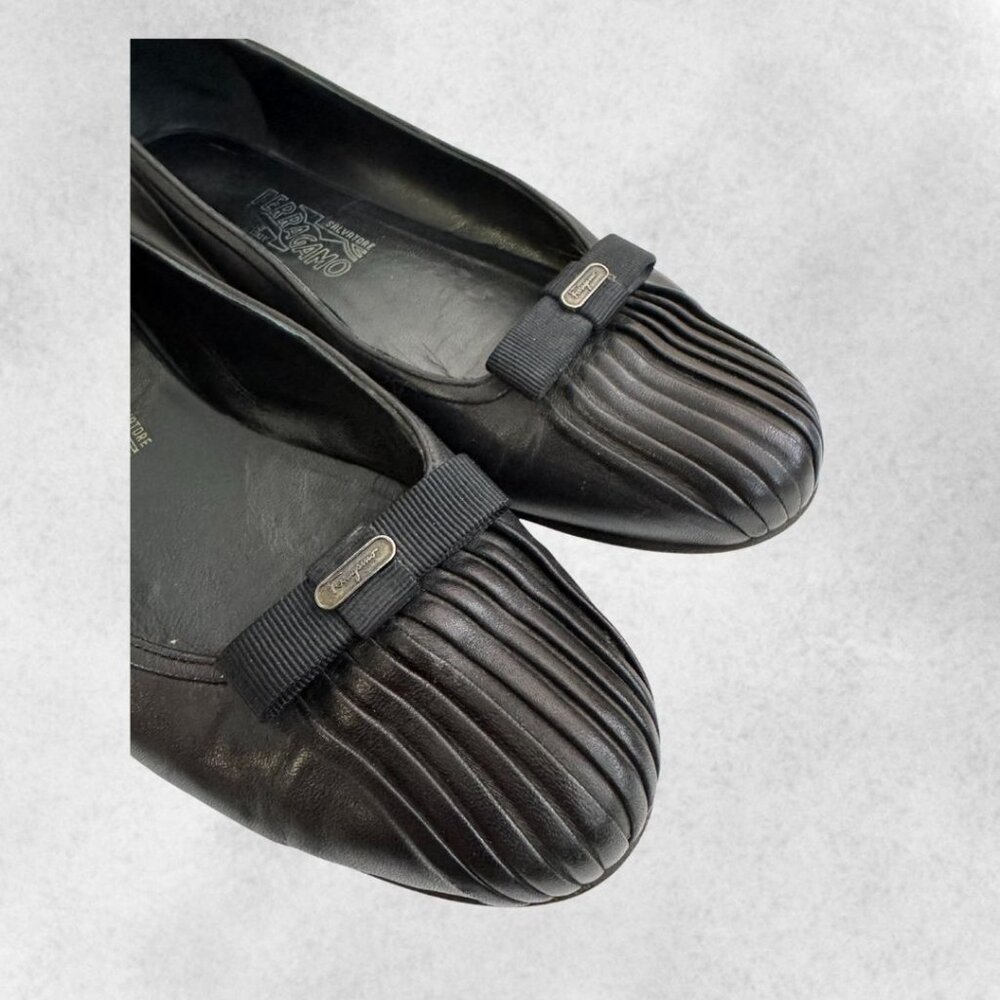 Black Salvatore Ferragamo Flats with bow (US 8.5) - Picture 2 of 8